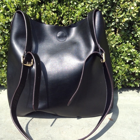Handbags - ⬇️ $37 Gorgeous Crossbody Hobo